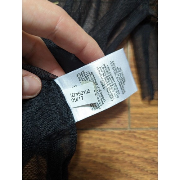 Express Top Blouse Black Embroidered Short Sleeve Floral Sheer Butterfly Size XS - Picture 7 of 7